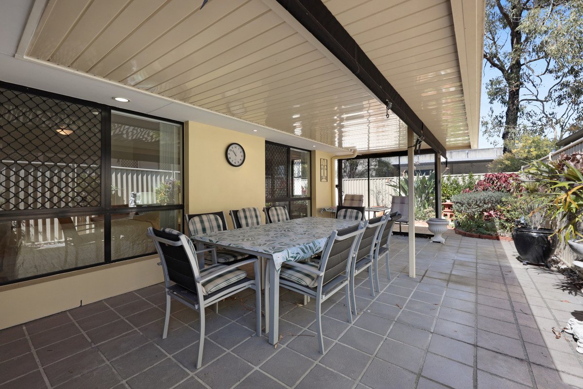 25 Seville Circuit Burleigh Waters 8