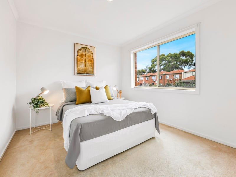 Real Estate and Property in 25 Sewell Street, Mont Albert North, VIC