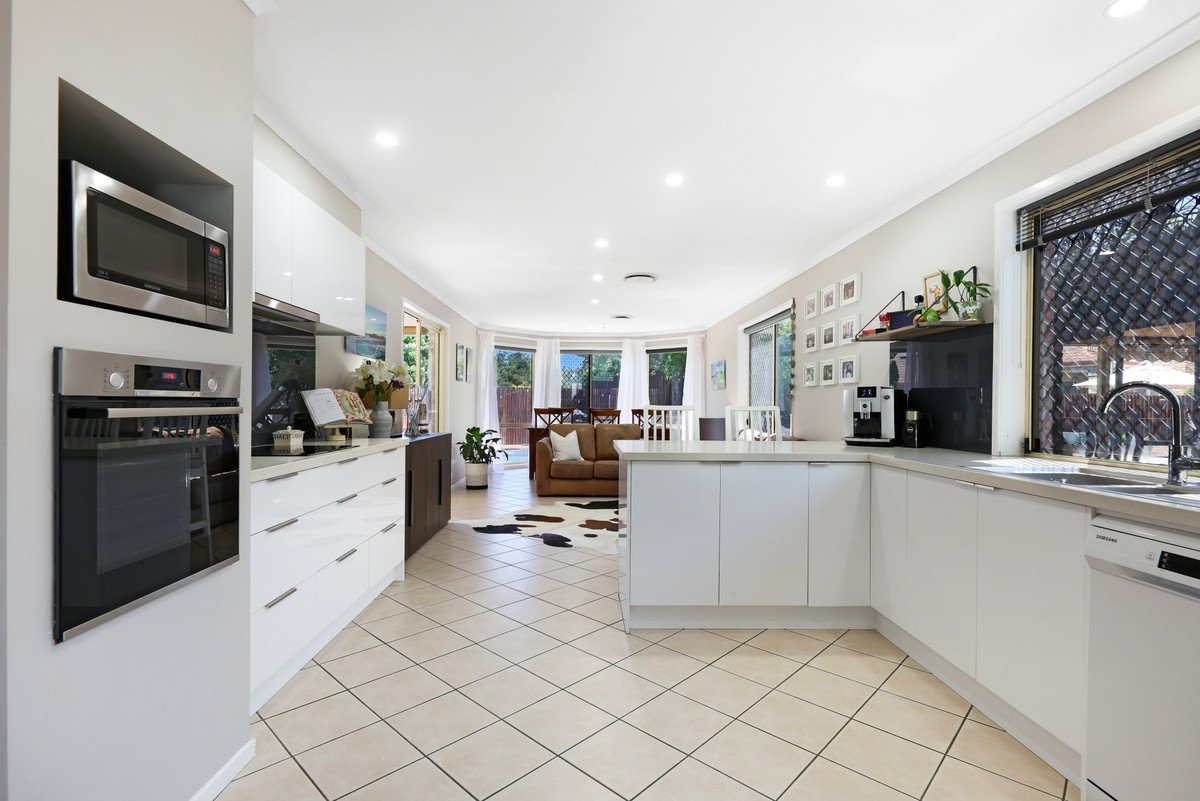 25 Sharscay Close Burleigh Heads 4