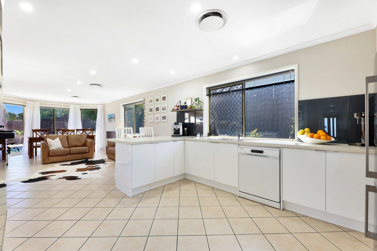 25 Sharscay Close Burleigh Heads 5