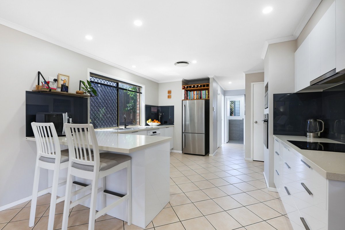 25 Sharscay Close Burleigh Heads 7