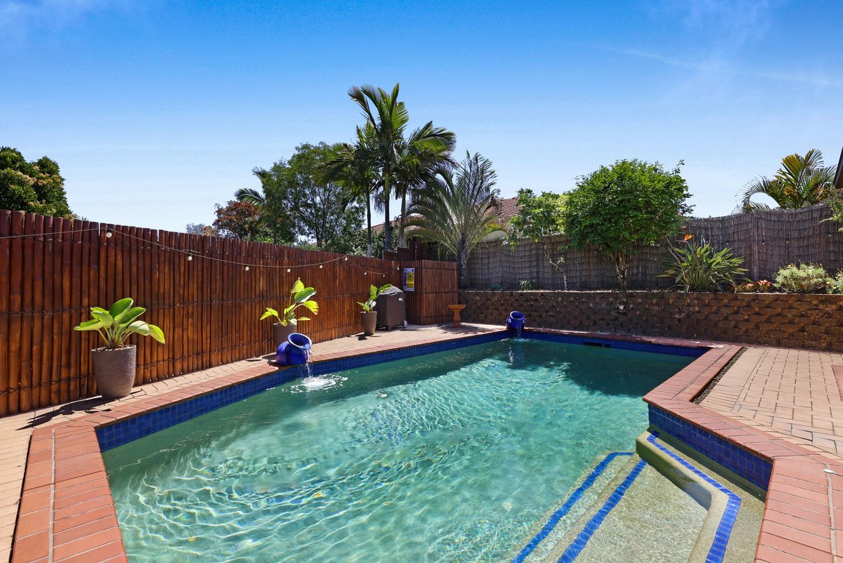 25 Sharscay Close Burleigh Heads 11