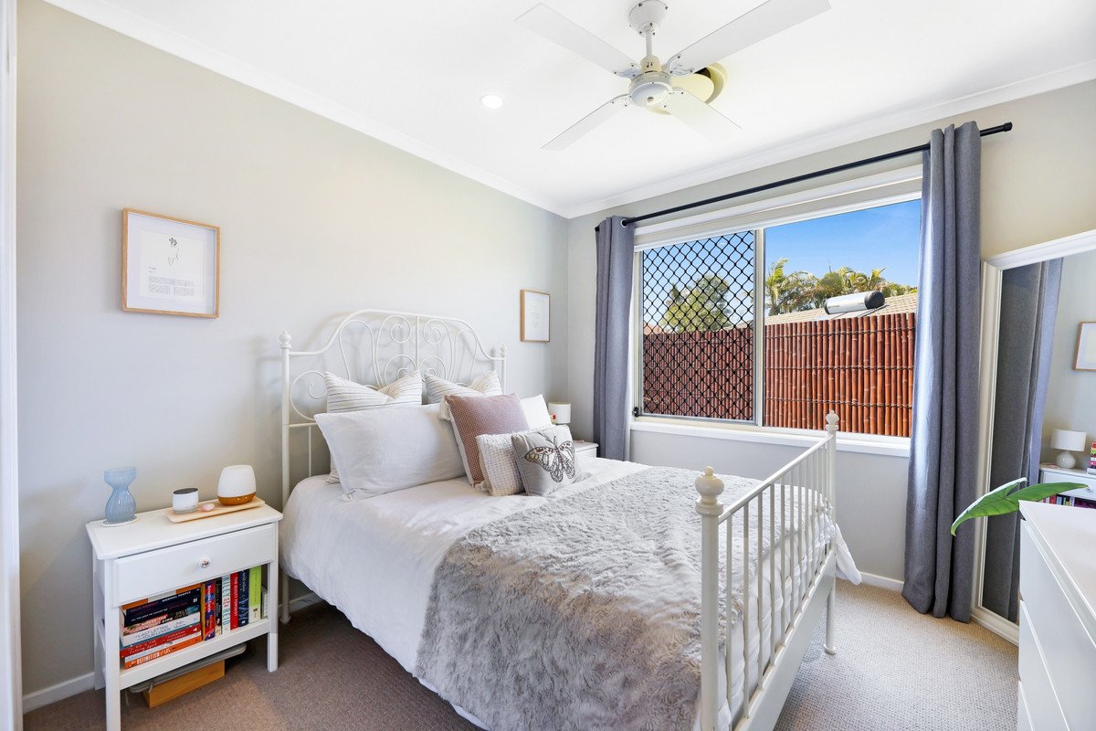 25 Sharscay Close Burleigh Heads 17