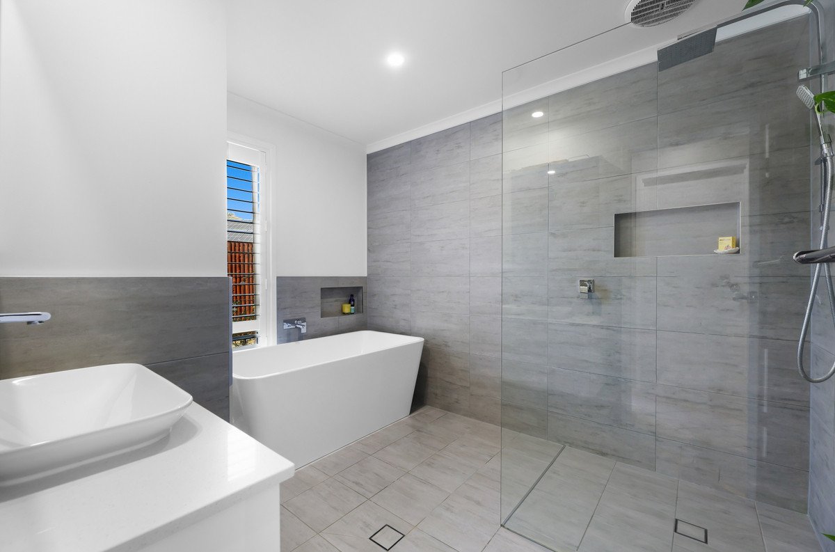 25 Sharscay Close Burleigh Heads 18