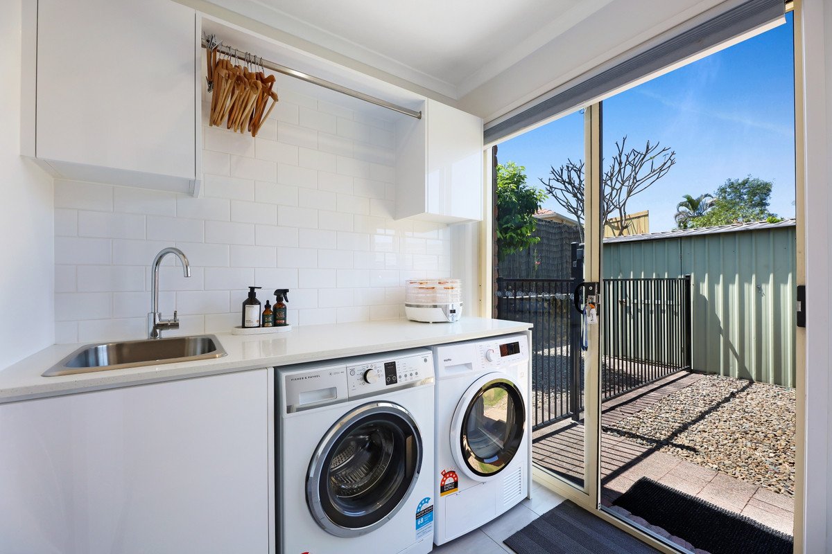 25 Sharscay Close Burleigh Heads 19