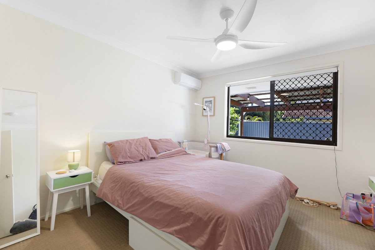 2/5 Shrike Court BURLEIGH WATERS 6