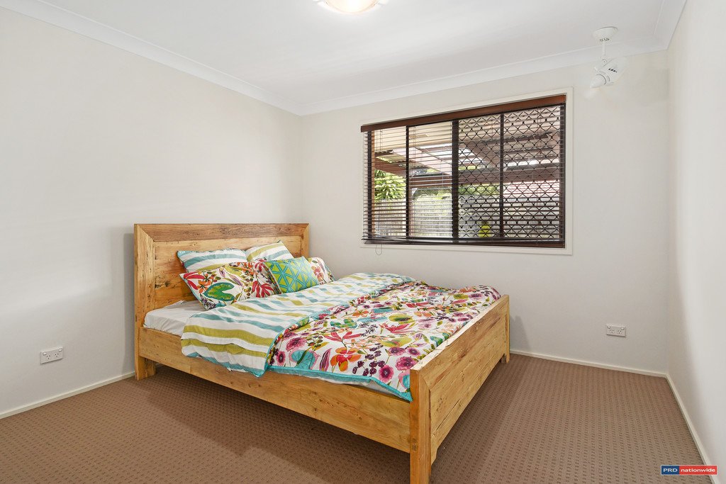2/5 Shrike Court BURLEIGH WATERS 6