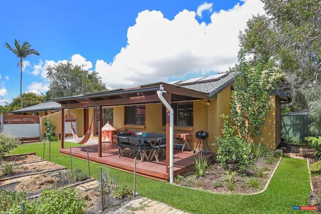 2/5 Shrike Court BURLEIGH WATERS 11
