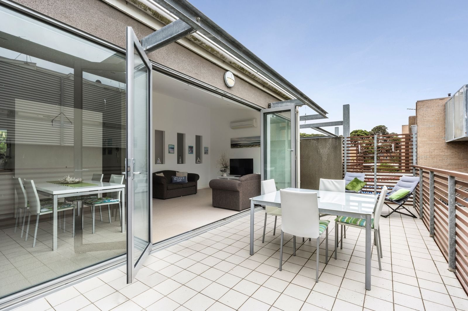 Real Estate and Property in 2/5 Simpson Street, Point Lonsdale, VIC