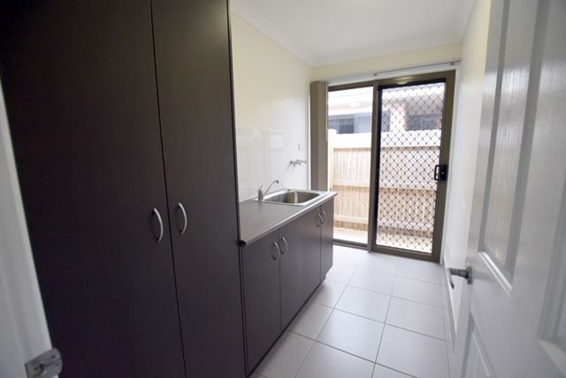 25 Skyline Drive NEW AUCKLAND 11
