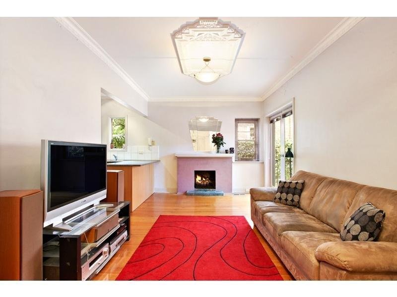 Gallery: 2/5 Southey Court