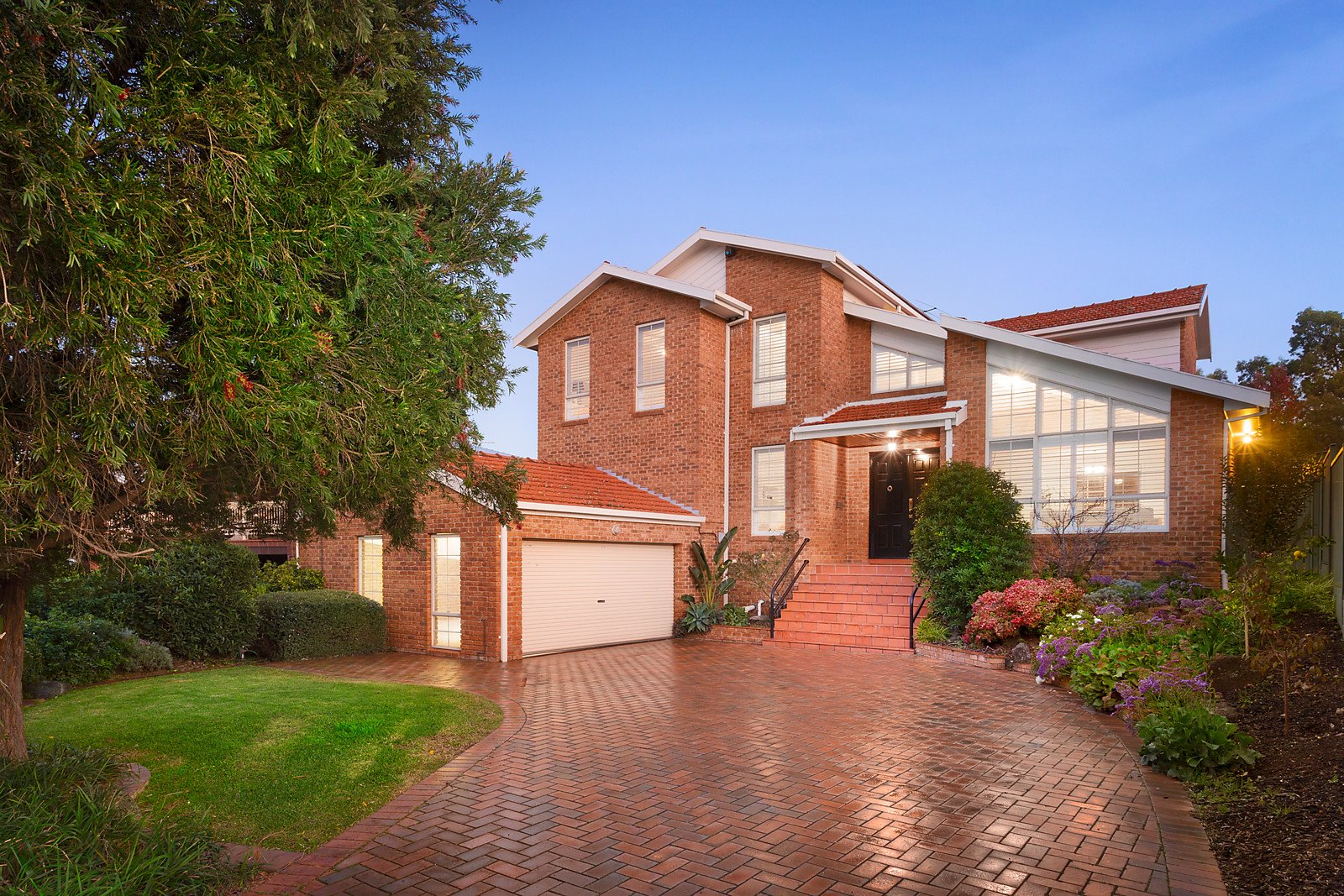25 Surrey Drive, Keilor East VIC 3033