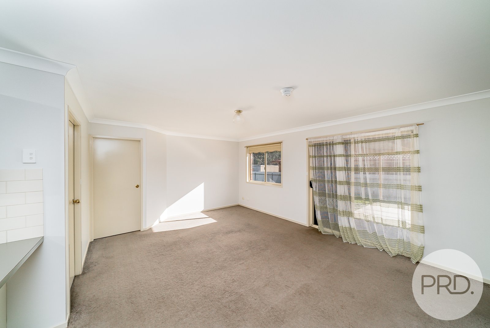 25 Swan Street ASHMONT 3