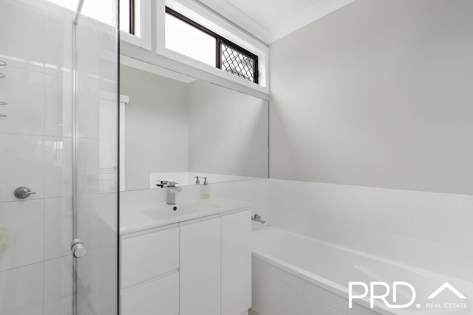 25 Tarrant Drive MUDGEERABA 8