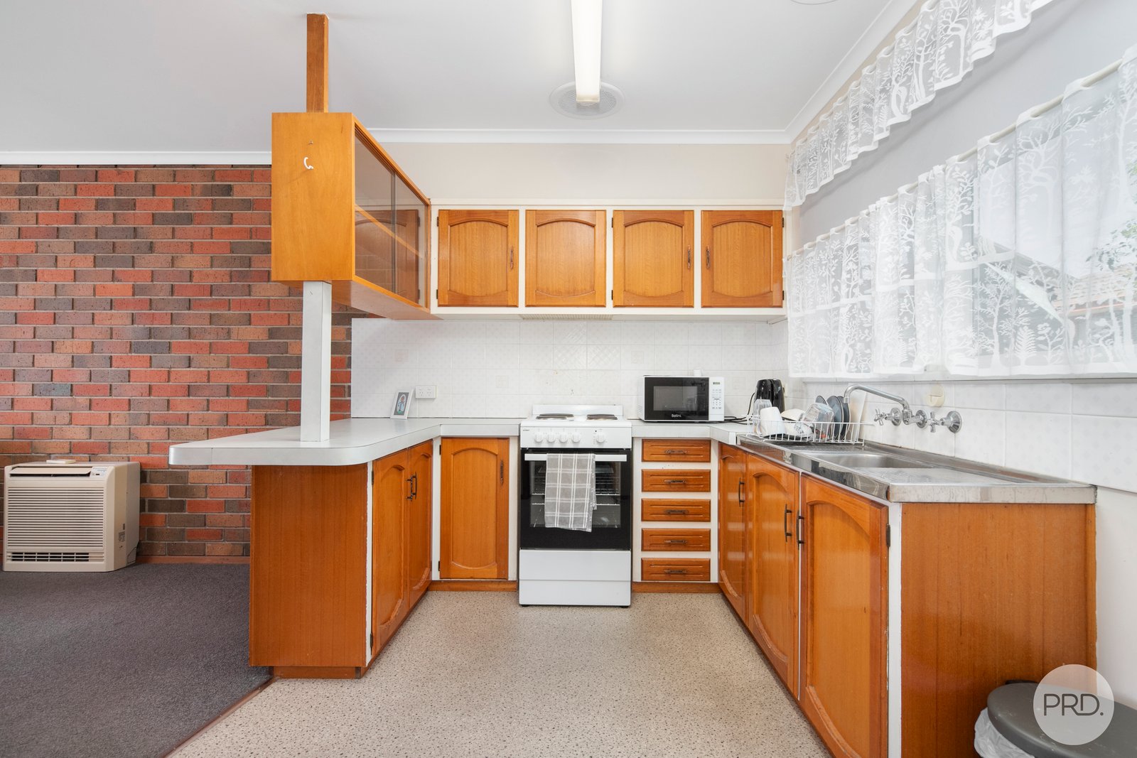 2/5 Theobald Street WENDOUREE 9