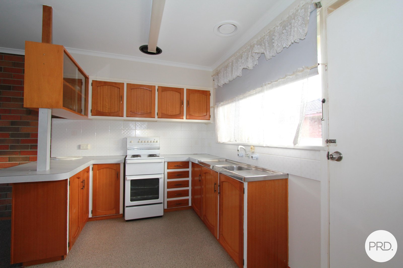 2/5 Theobald Street WENDOUREE 2