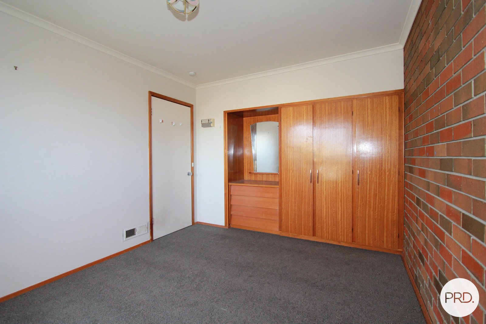 2/5 Theobald Street WENDOUREE 6