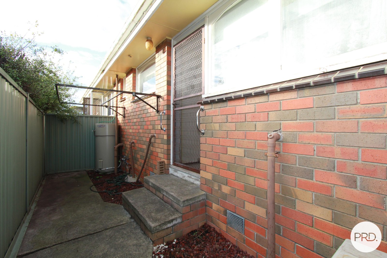 2/5 Theobald Street WENDOUREE 9