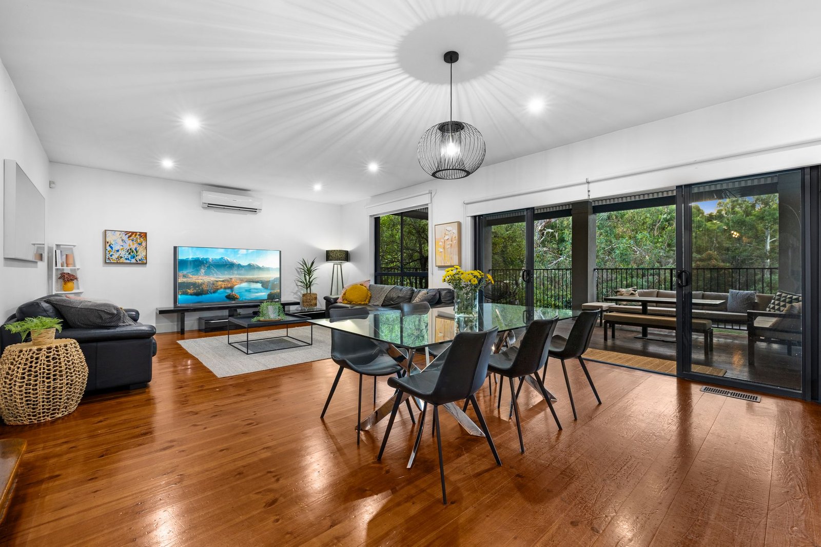 Gallery: 25 Therese Avenue