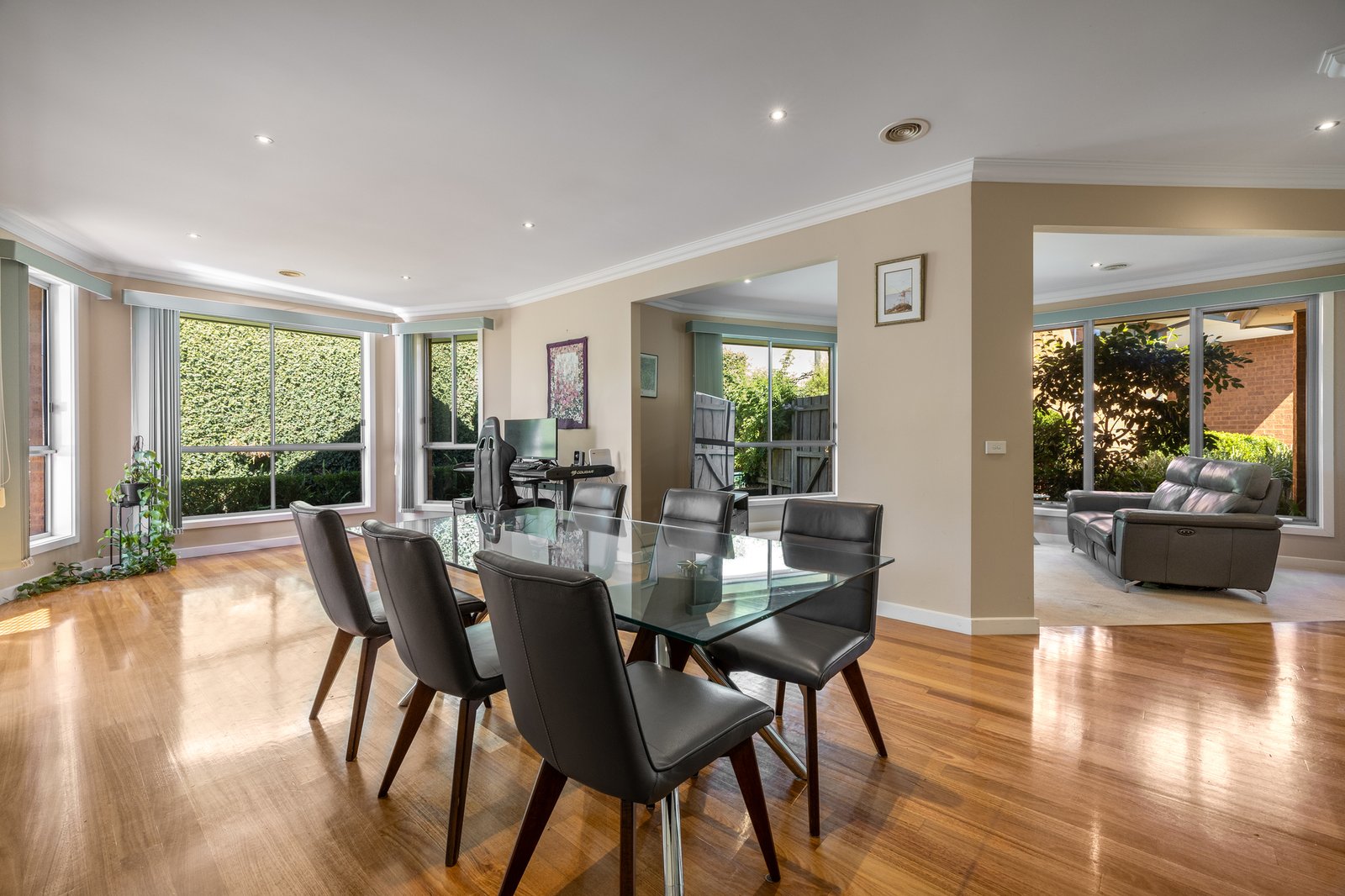 Gallery: 2/5 Tinto Court