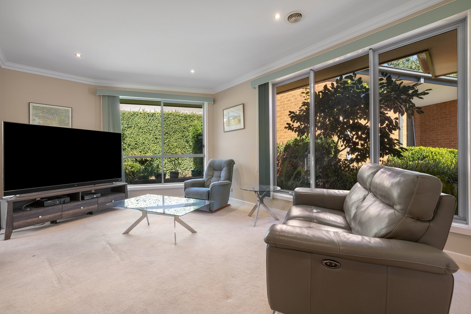 Gallery: 2/5 Tinto Court