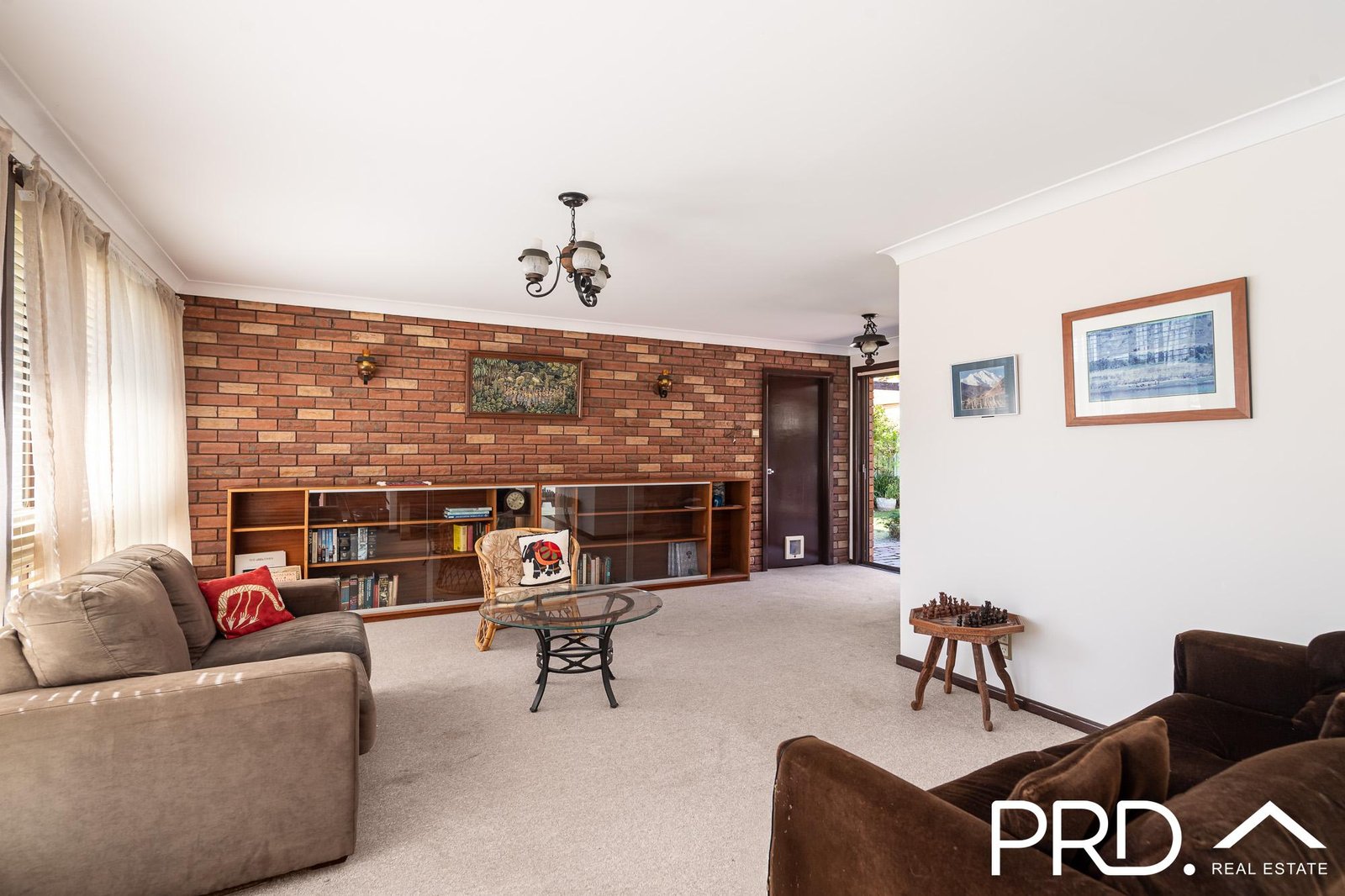 25 Tompson Road REVESBY 2