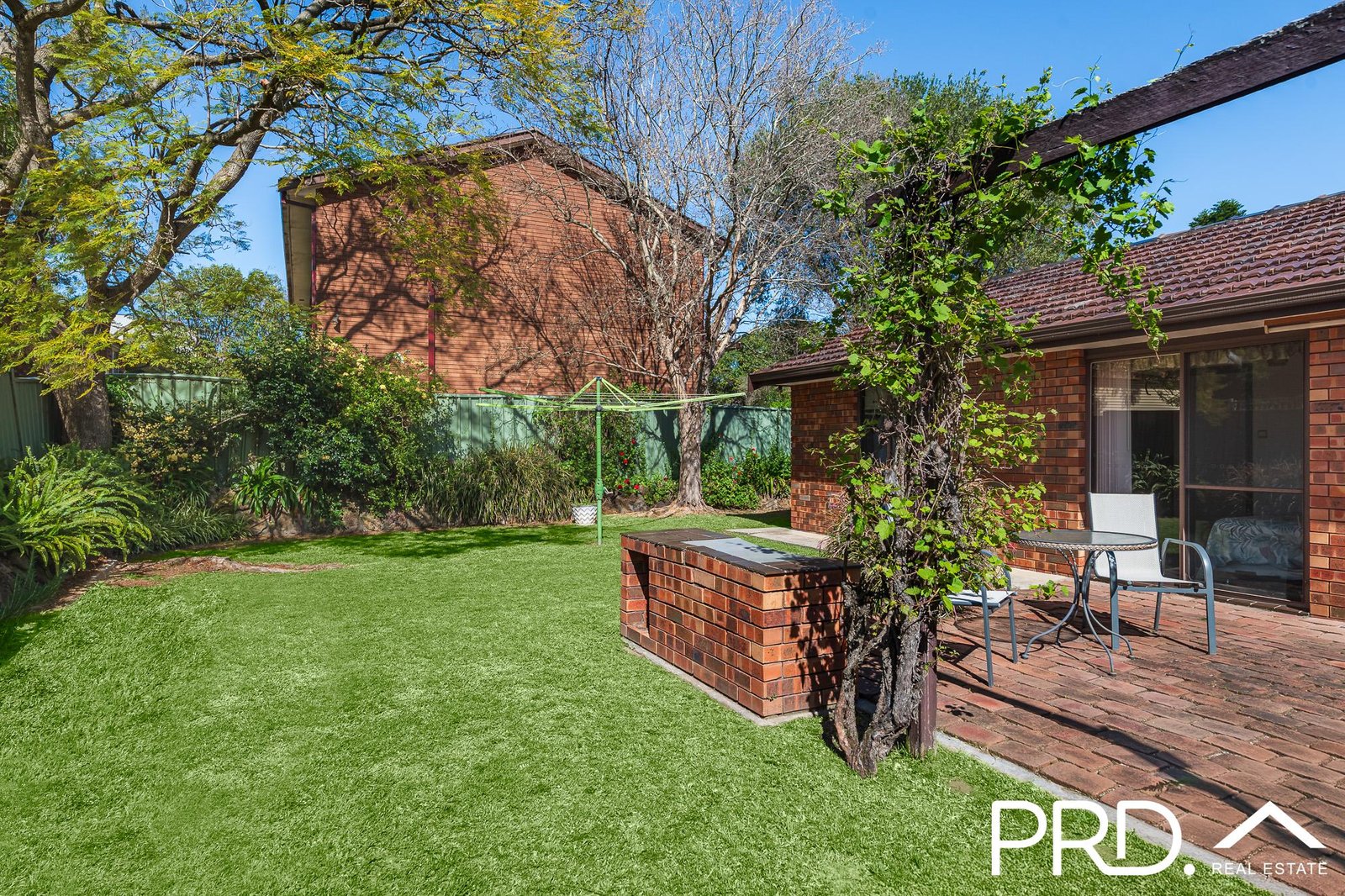 25 Tompson Road REVESBY 7