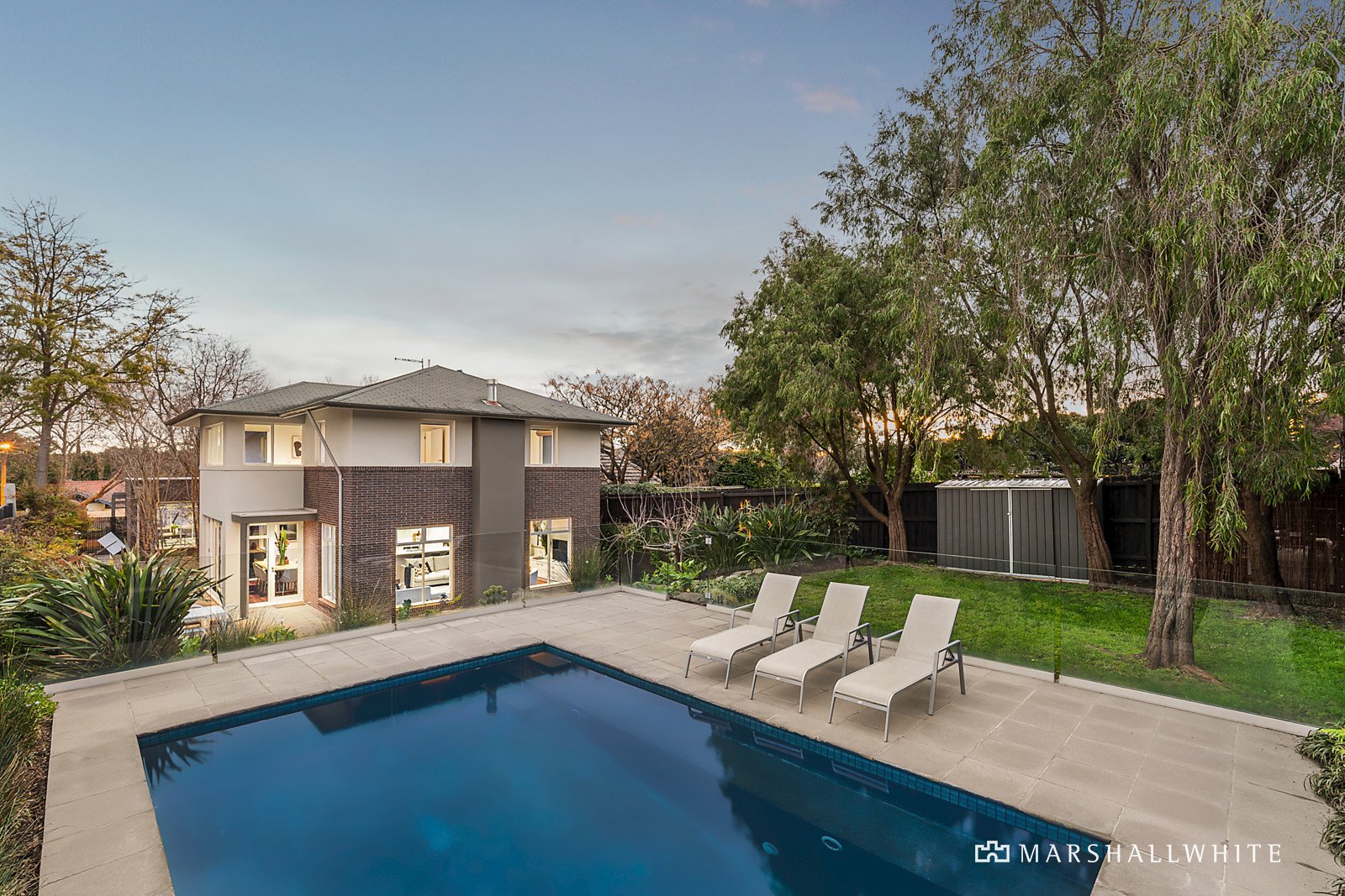 25 Valley Parade, Glen Iris, VIC