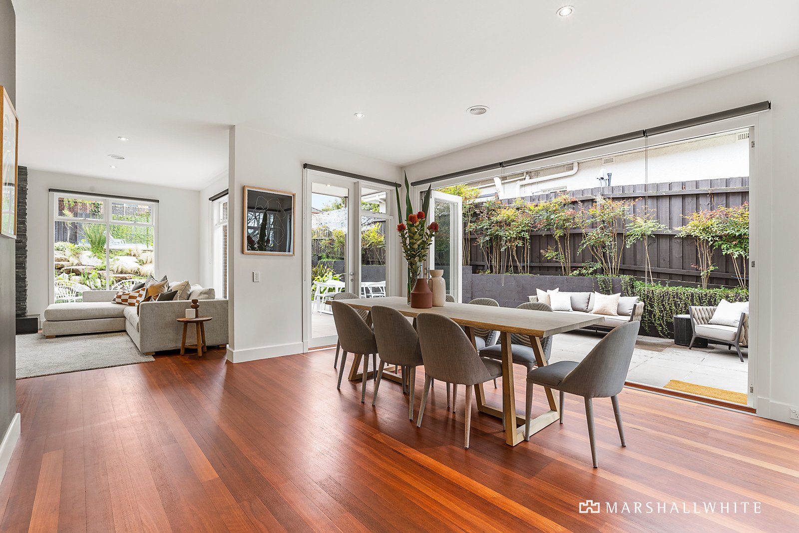 25 Valley Parade, Glen Iris, VIC