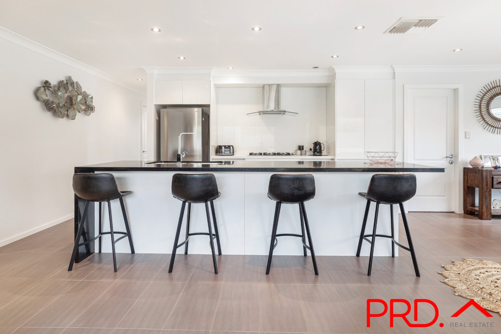 25 Verdelho Drive TAMWORTH 9