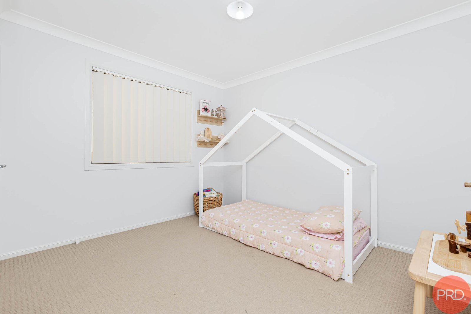 25 Vikki Avenue RUTHERFORD 14