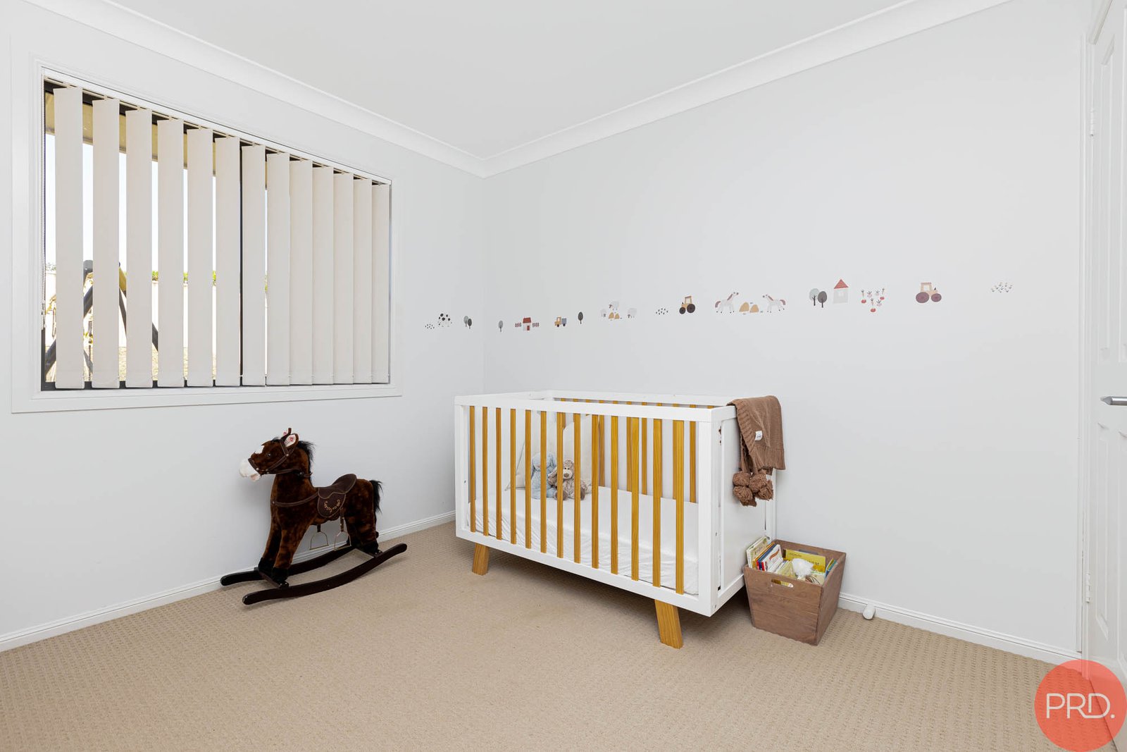 25 Vikki Avenue RUTHERFORD 19