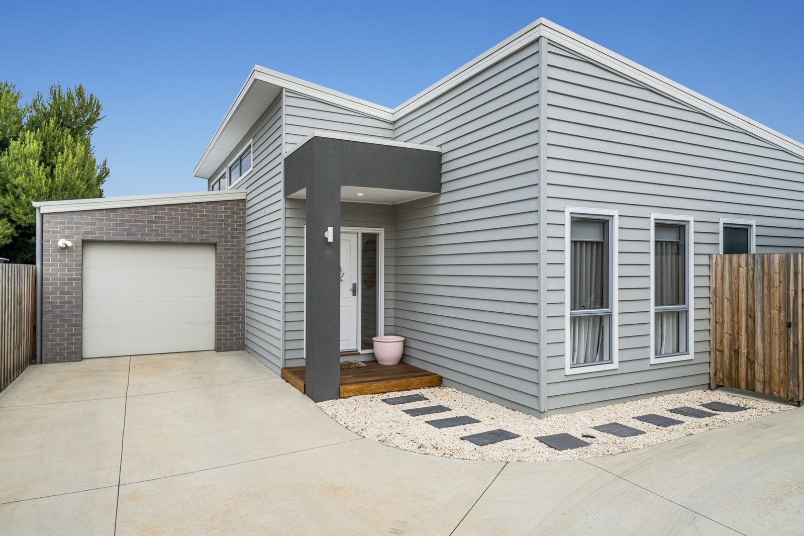 Gallery: 2/5 Waiora Avenue