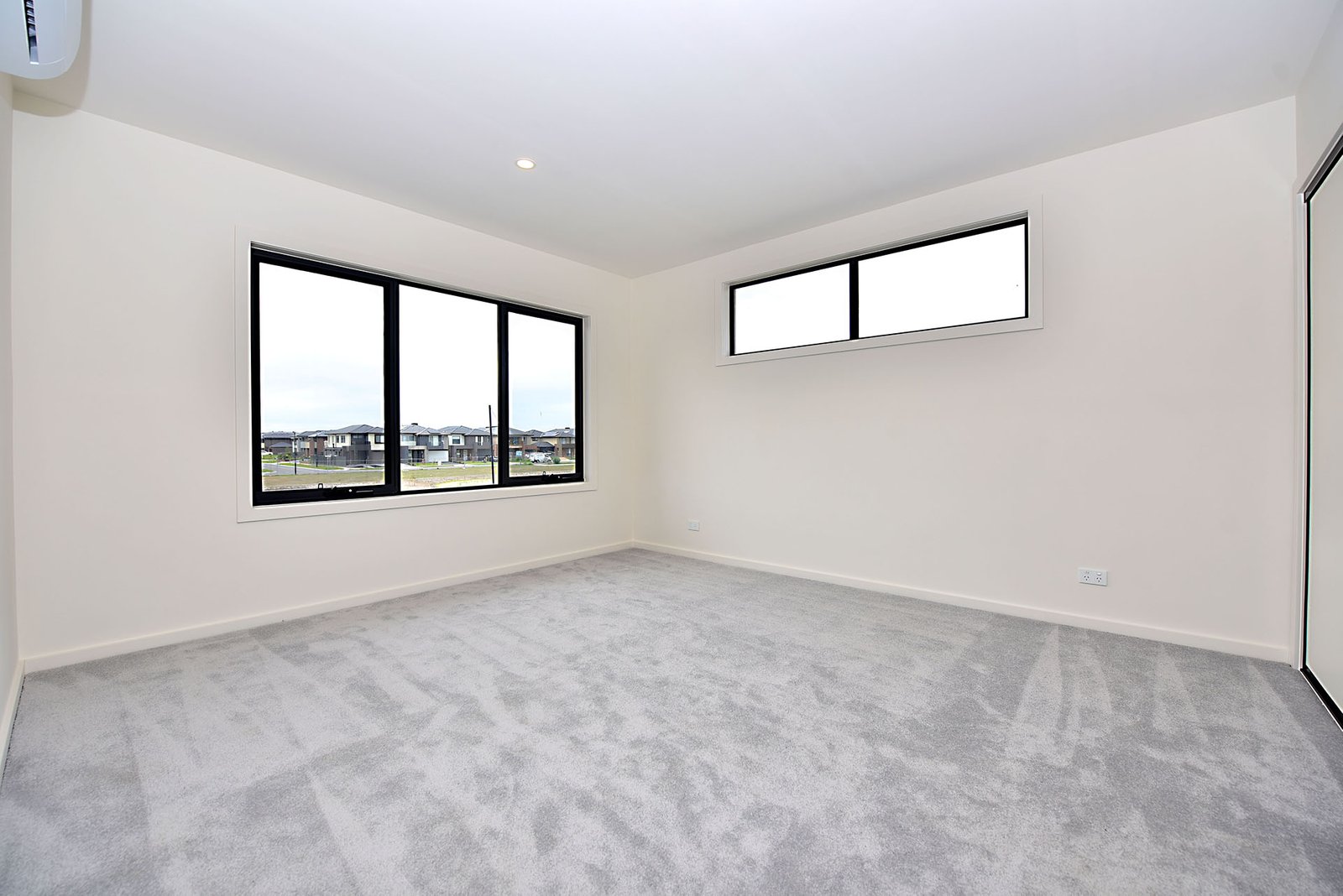 Gallery: 25 Waterfront Way
