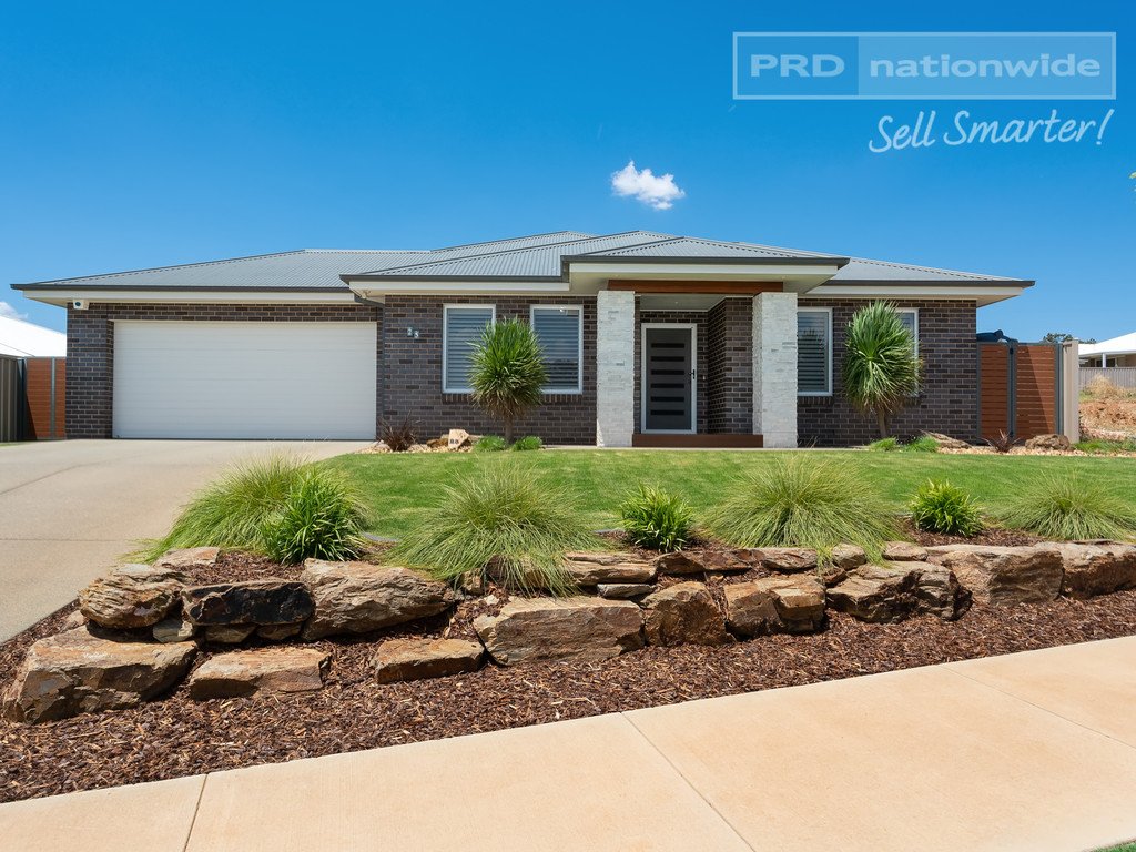 25 Watson Boulevard LLOYD 2