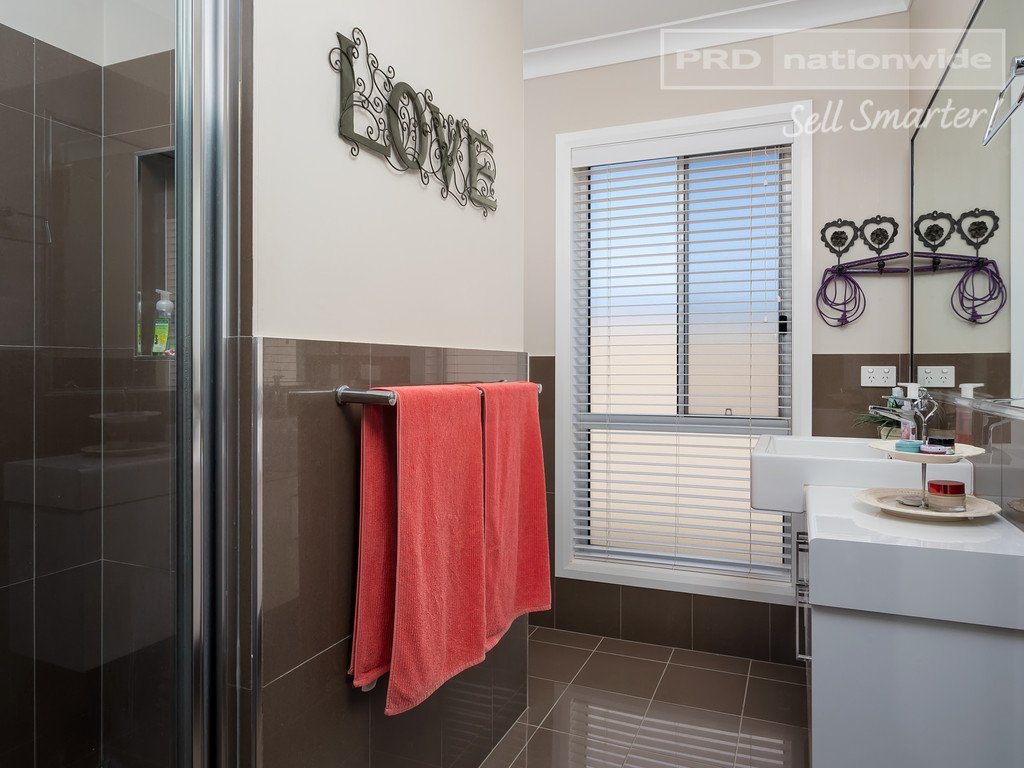 25 Watson Boulevard LLOYD 7