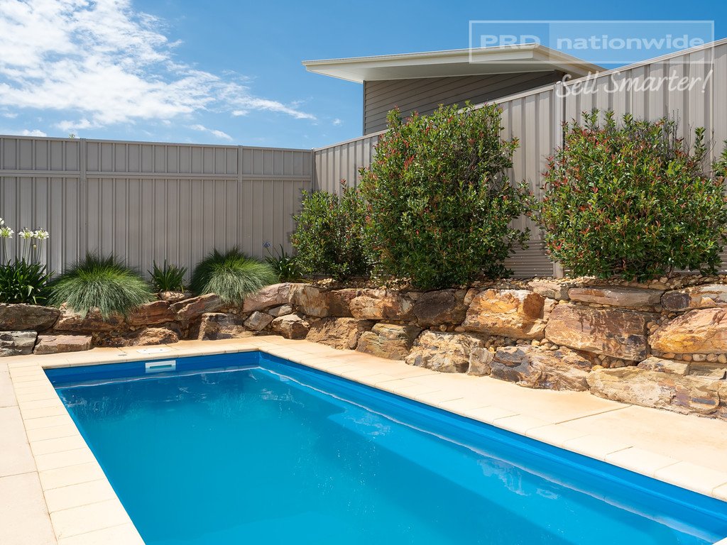 25 Watson Boulevard LLOYD 13