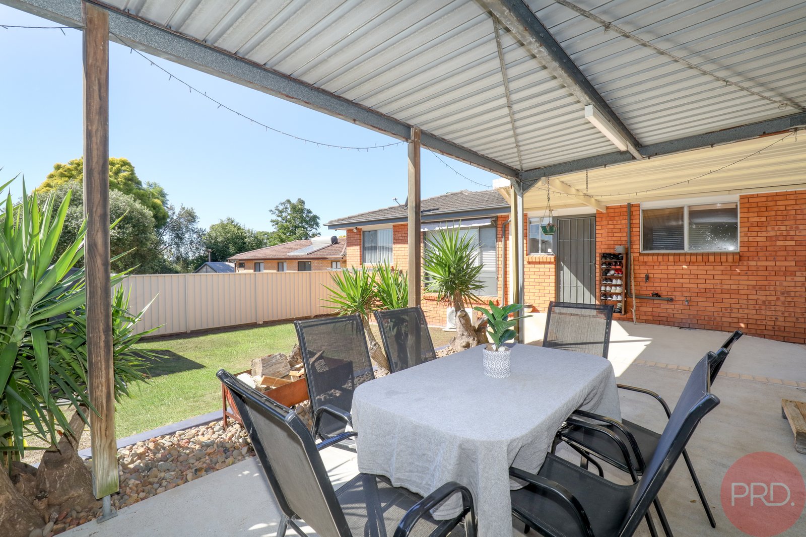 25 Way Street TENAMBIT 10