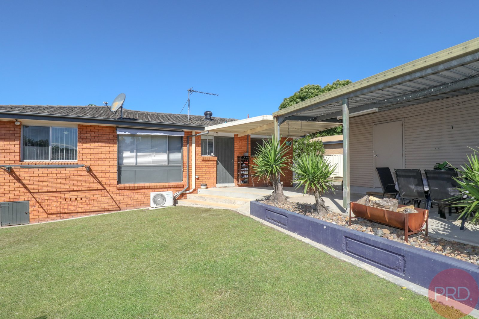 25 Way Street TENAMBIT 11