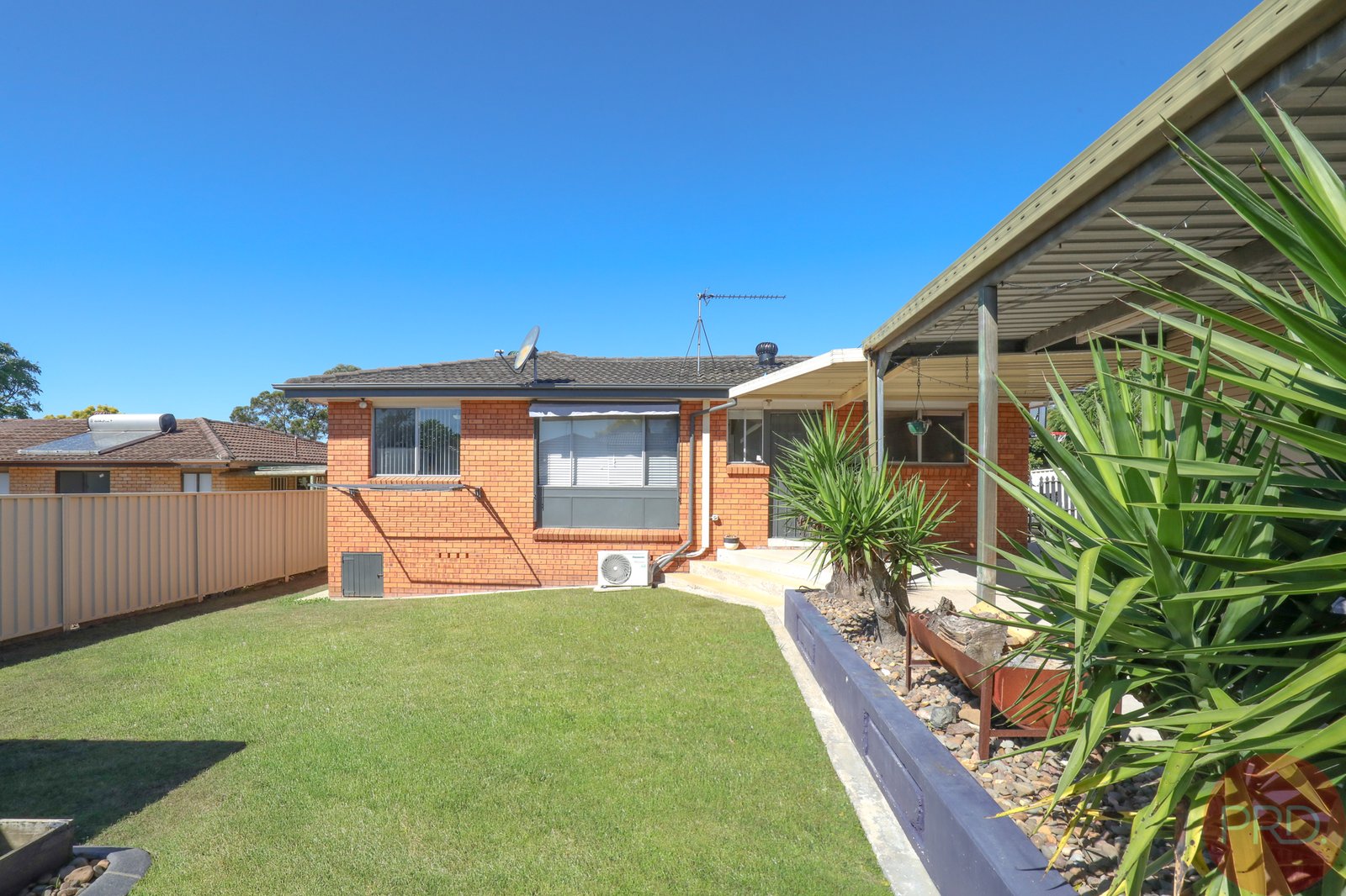 25 Way Street TENAMBIT 12