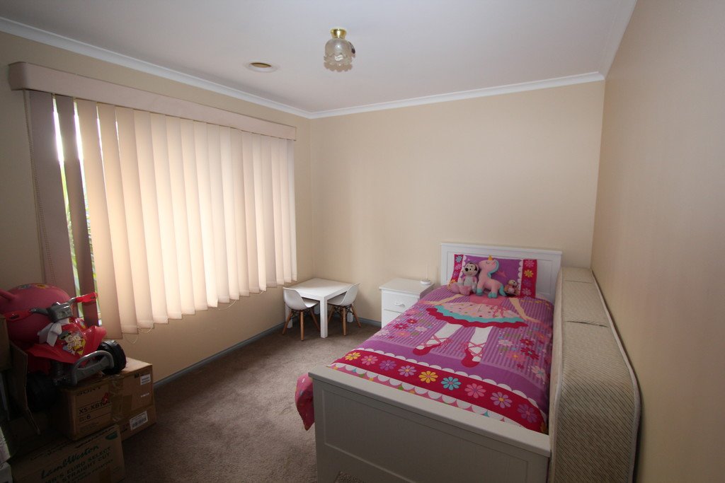 25 Webster Drive DELACOMBE 9