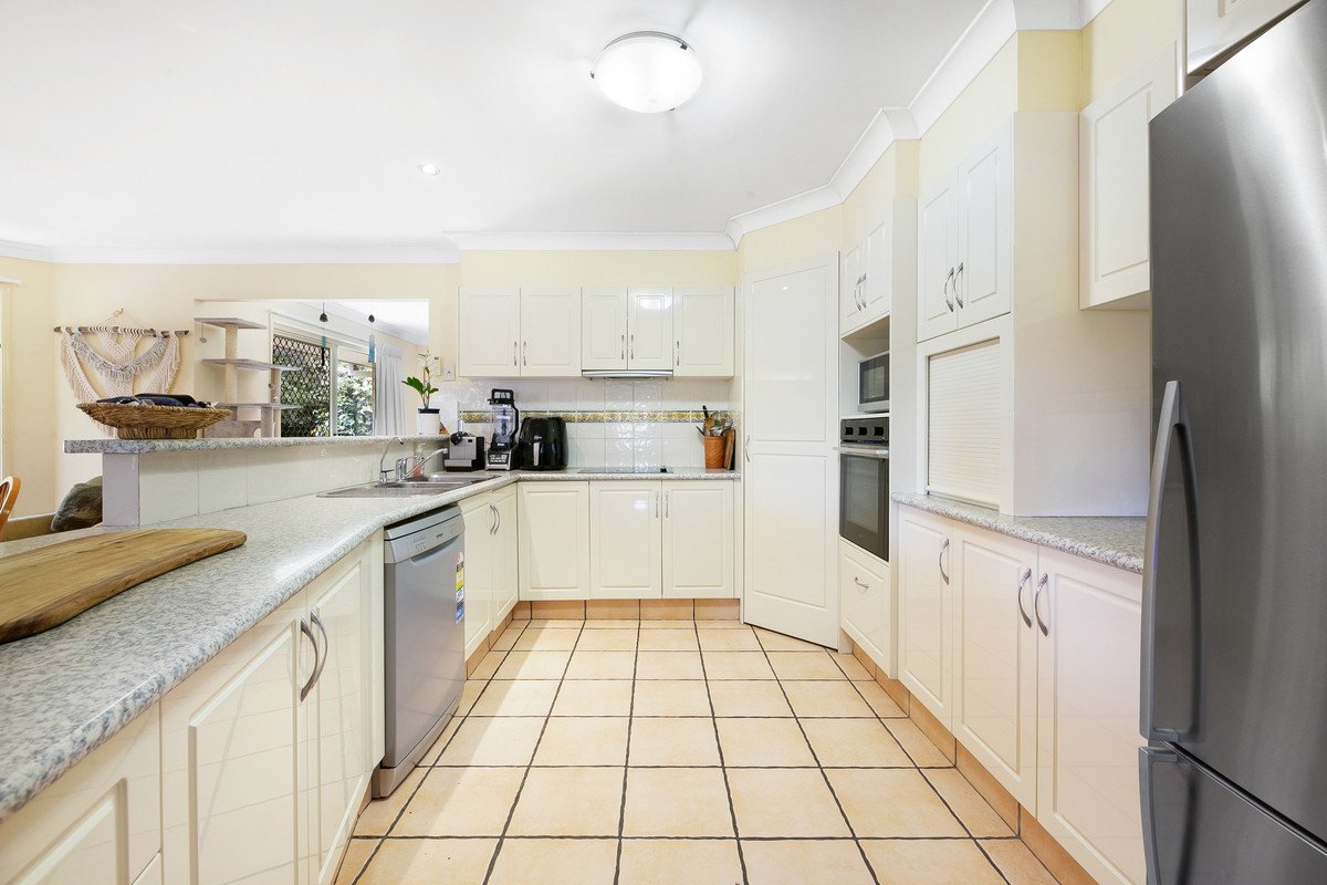 25 Wonga Street BURLEIGH HEADS 4