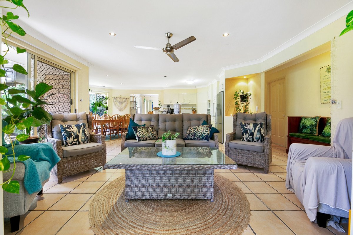 25 Wonga Street BURLEIGH HEADS 6