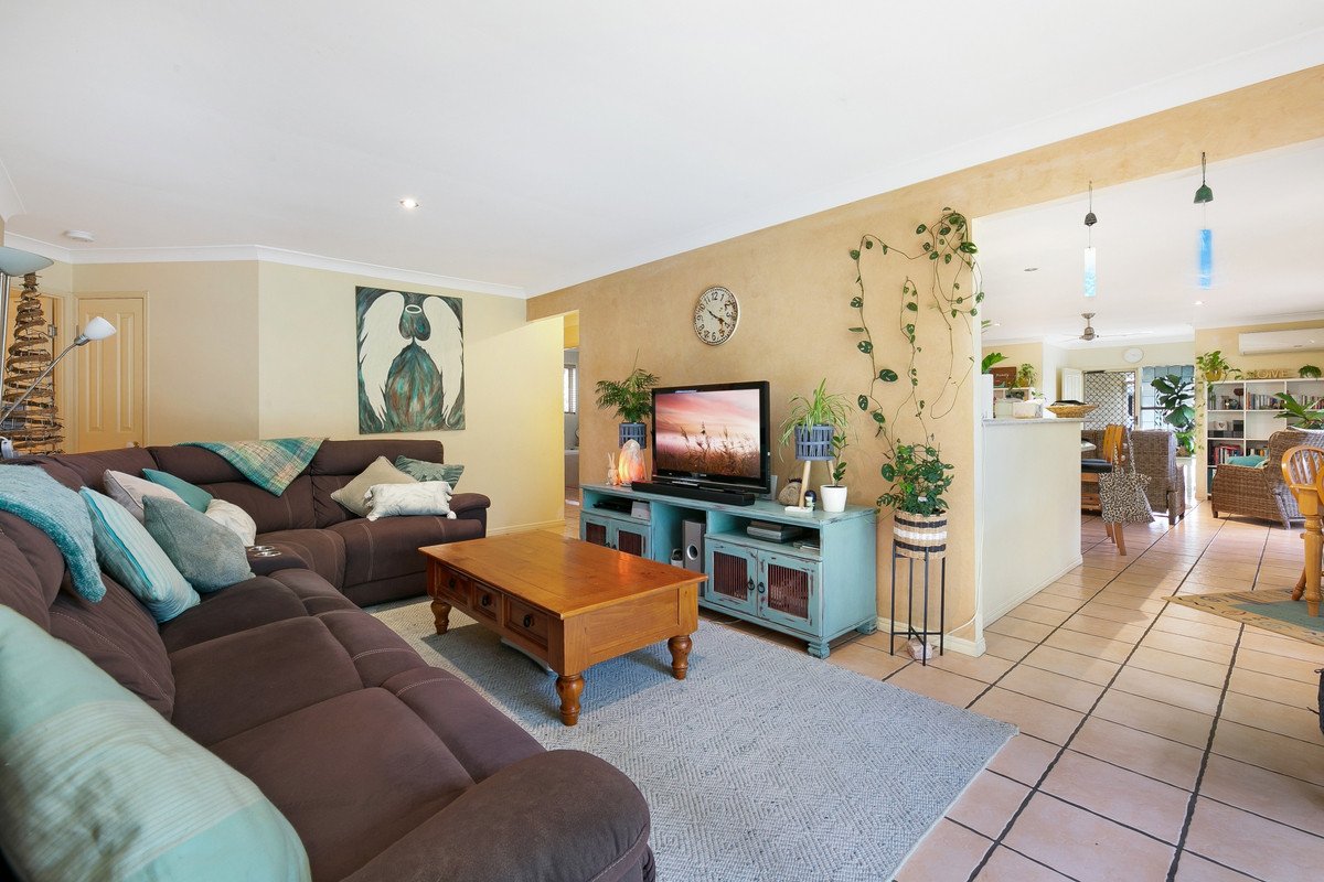25 Wonga Street BURLEIGH HEADS 7