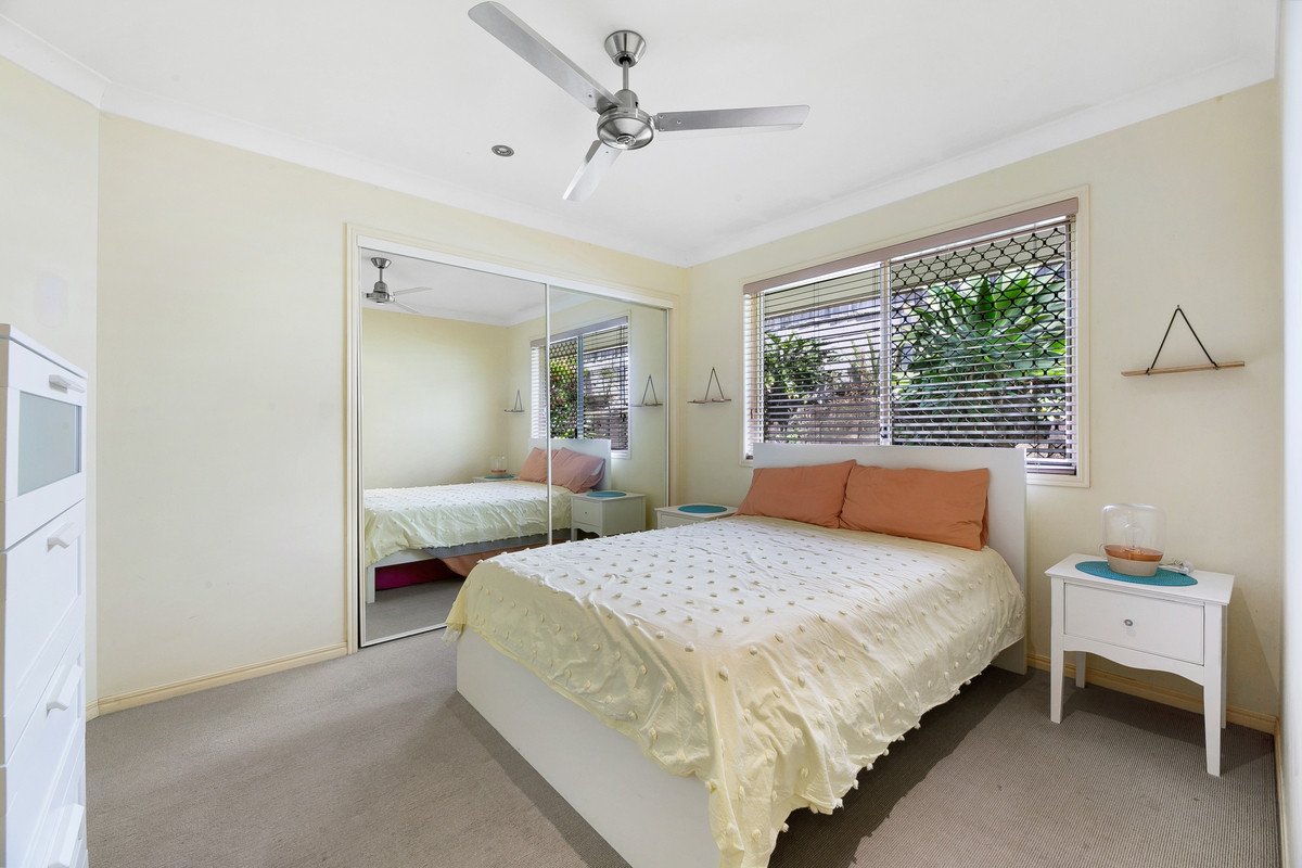 25 Wonga Street BURLEIGH HEADS 12
