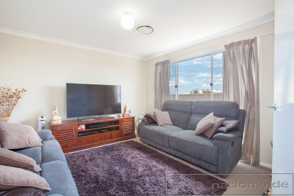 25 Woodhurst Street LARGS 7