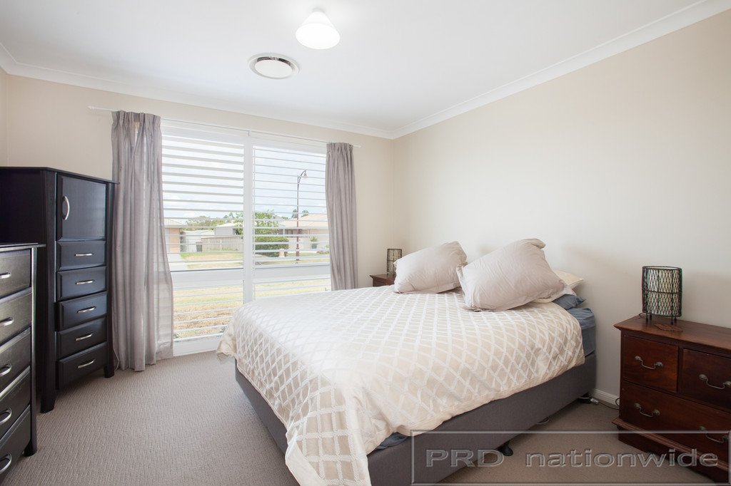25 Woodhurst Street LARGS 8