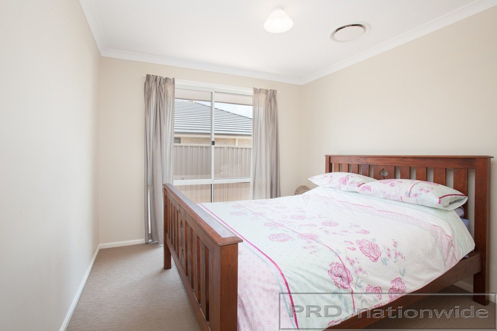25 Woodhurst Street LARGS 11