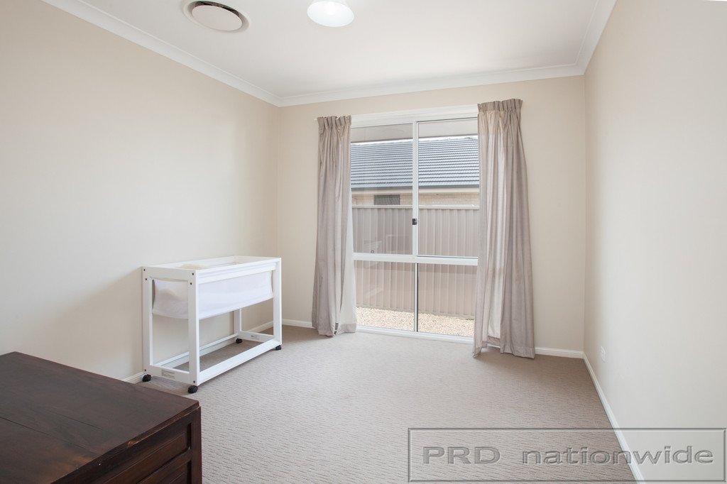 25 Woodhurst Street LARGS 12