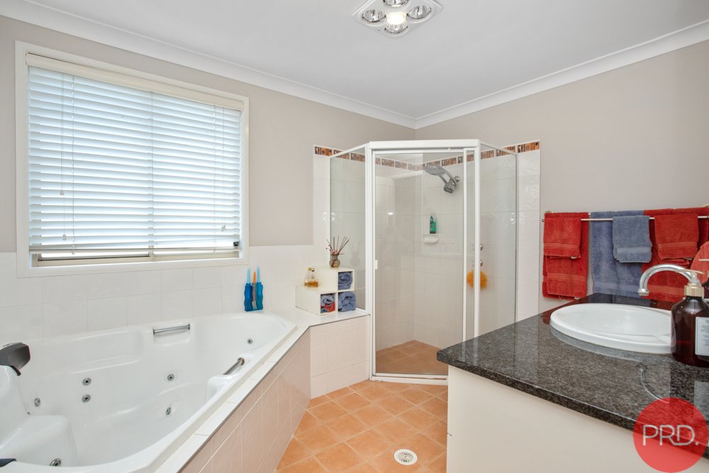 25 Yaldara Avenue THORNTON 18